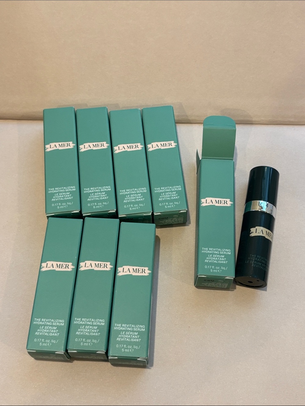 La Mer Revitalizing Hydrating Serum( 5mlx 8 tubes ) brand new